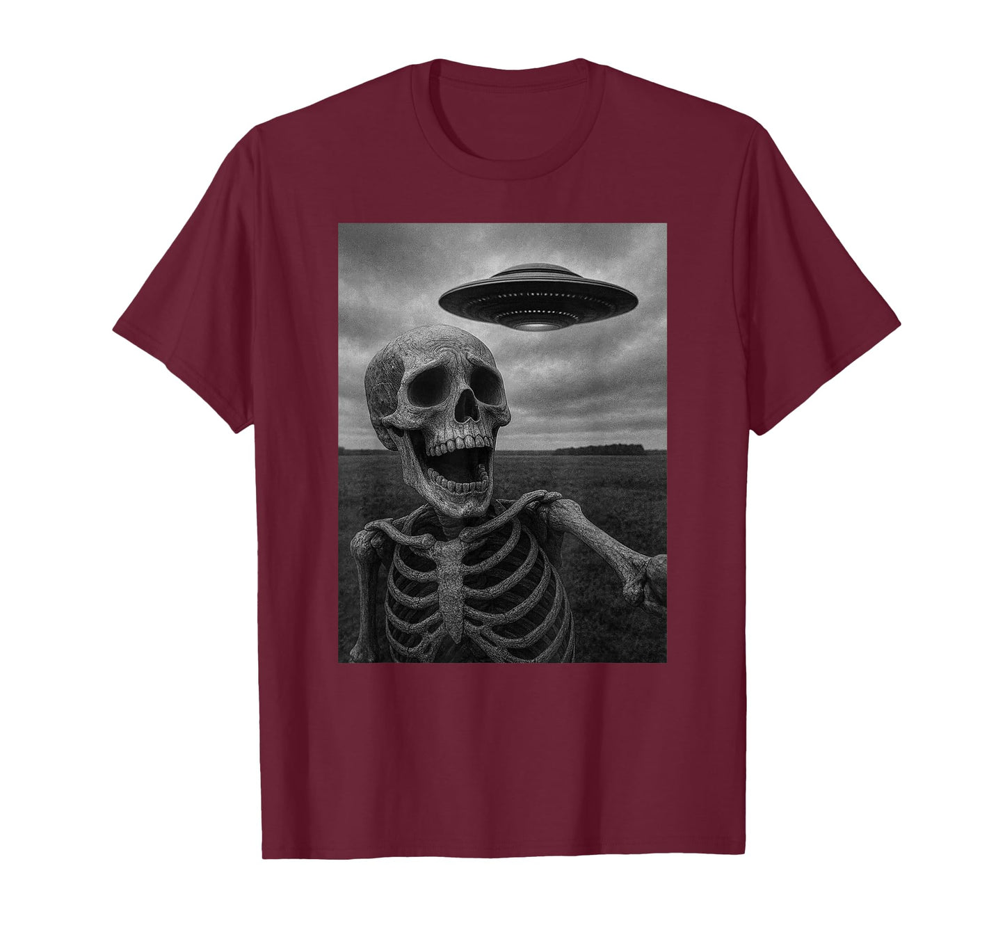 Skeleton Selfie with Alien UFO Funny Halloween Skeleton T-Shirt