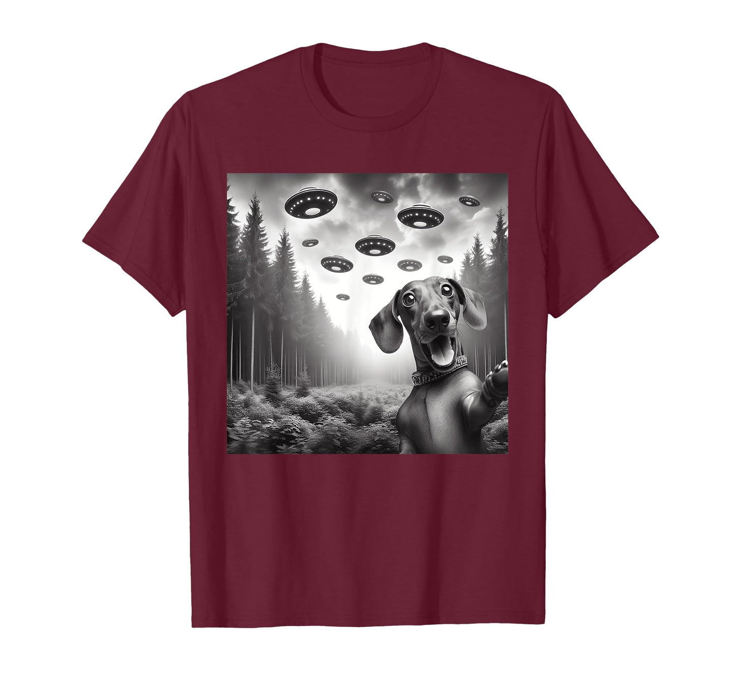 Funny Dachshund Dog Selfie With UFO Alien UFO Themed Stuff T-Shirt