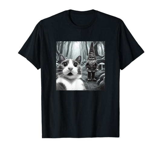 Funny Cat Selfie with Gnome Halloween Fall Christmas Women T-Shirt