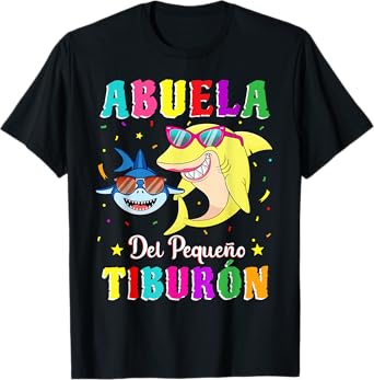 Abuela del Pequeño Tiburón nieto cumpleaños tiburón T-Shirt